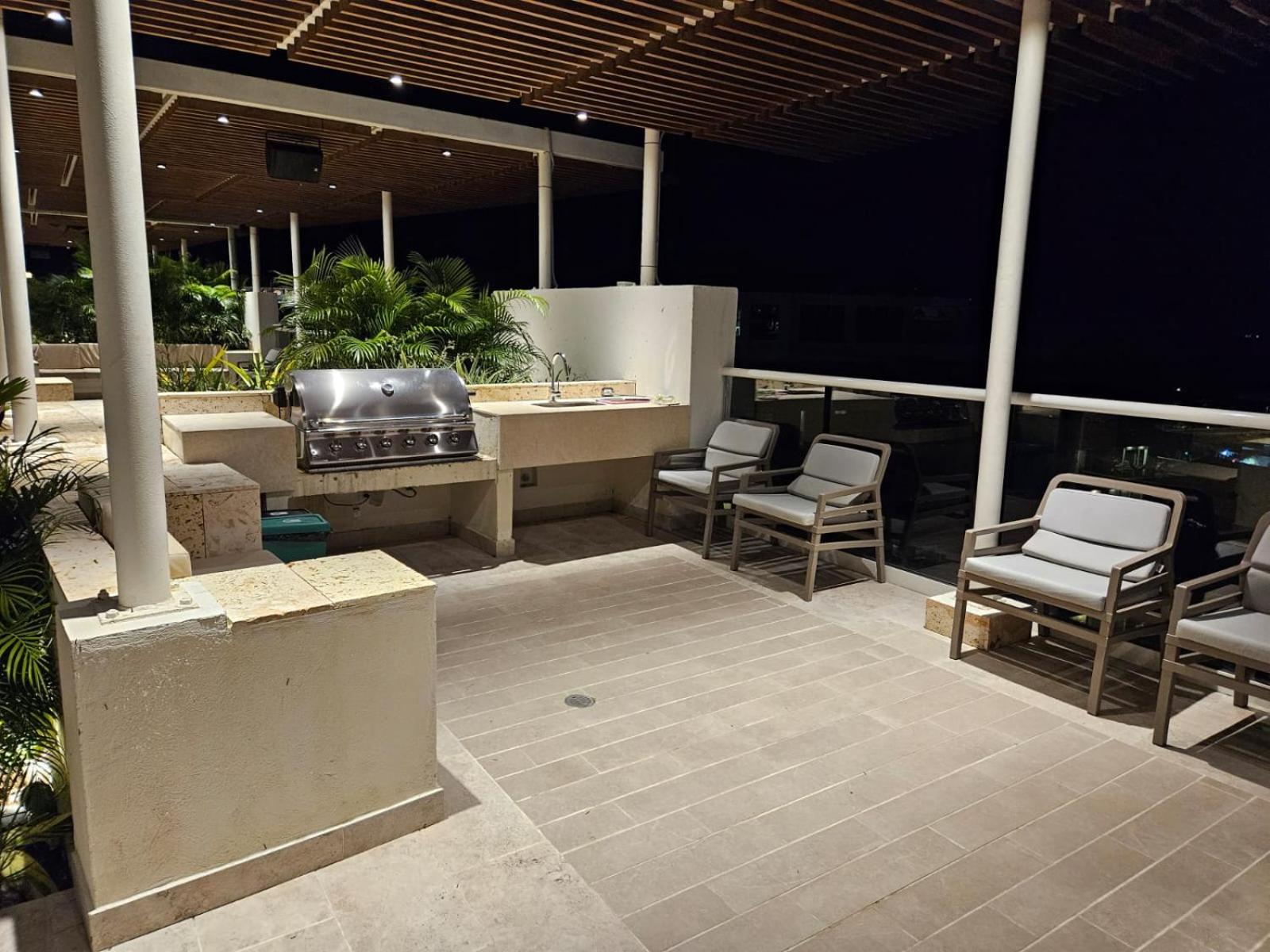 Apartamento con jacuzzi privado, vista al mar, sector exclusivo