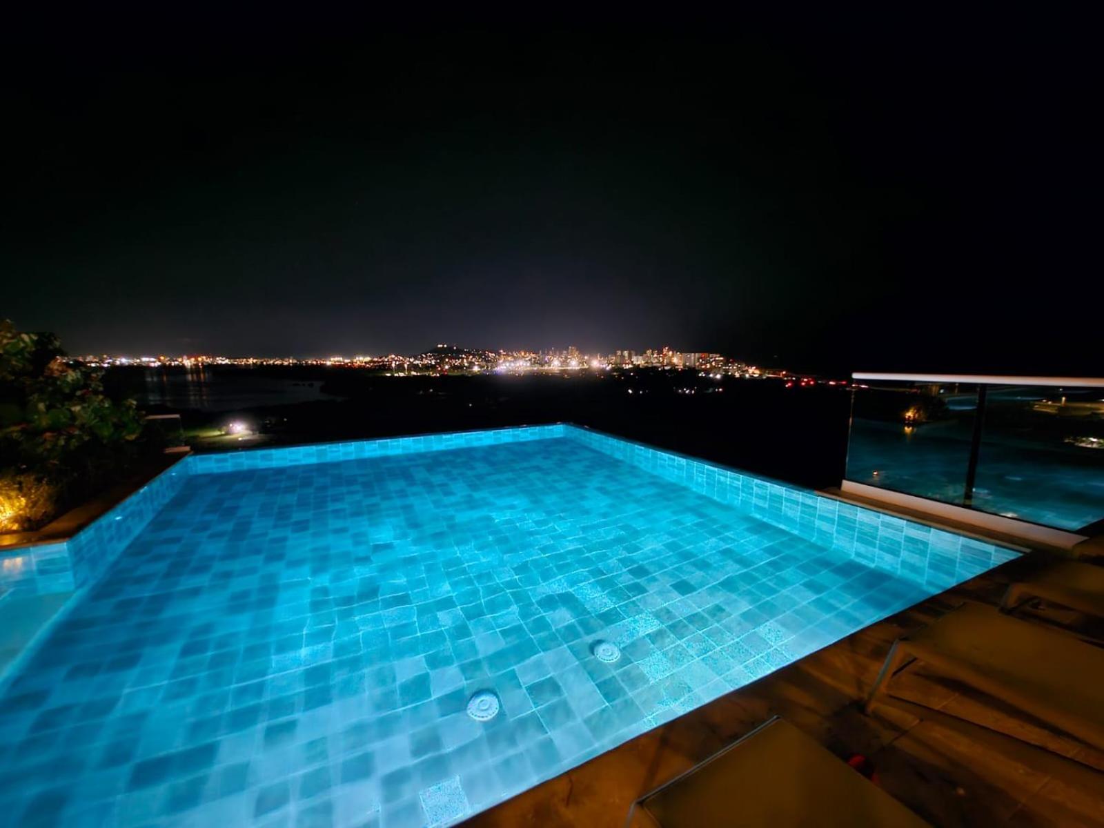 Apartamento con jacuzzi privado, vista al mar, sector exclusivo