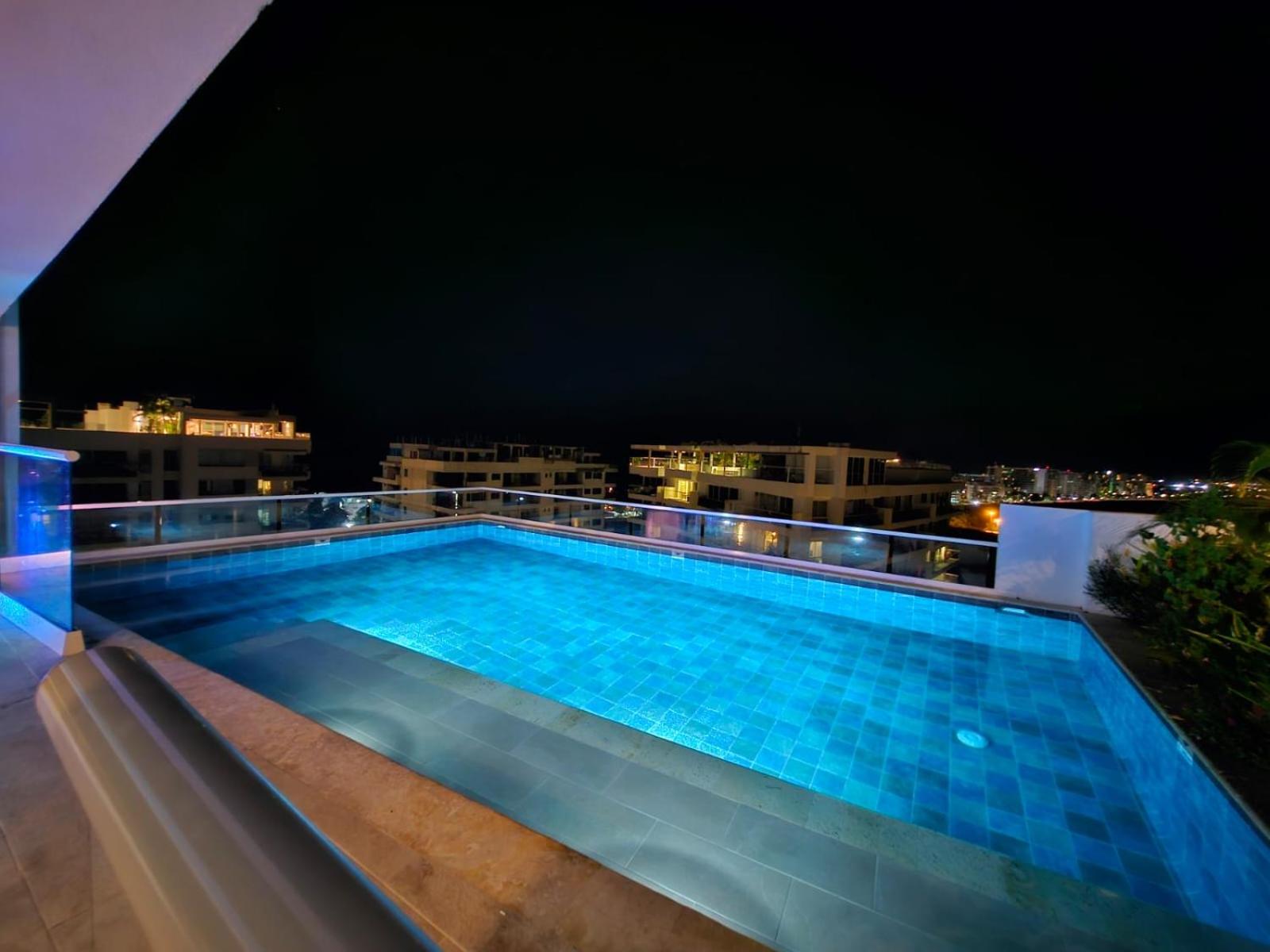 Apartamento con jacuzzi privado, vista al mar, sector exclusivo