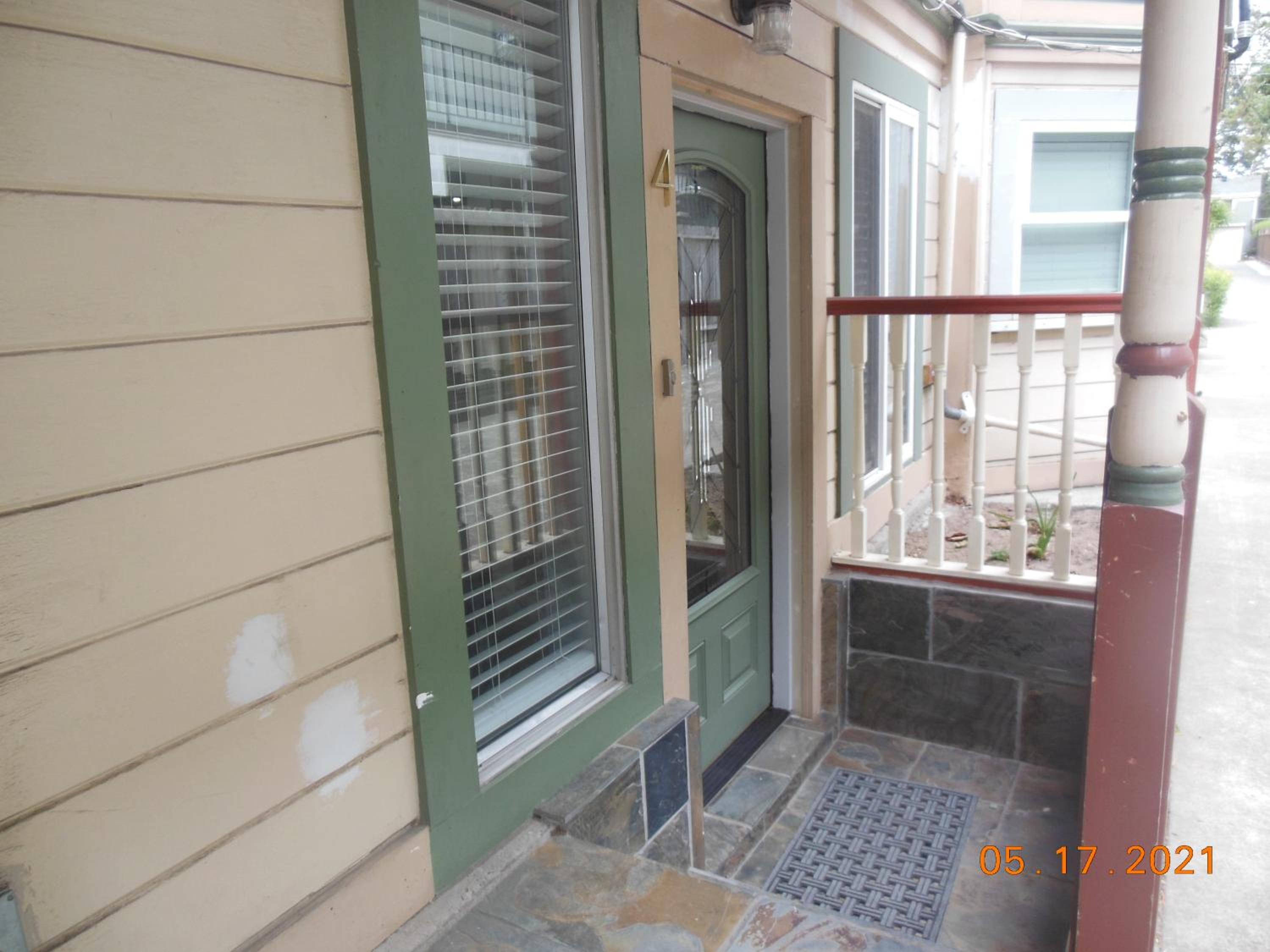 Alameda 2 BR 2 BA Apt, AC, 3 blocks to beach & shopping center & free parking view 4