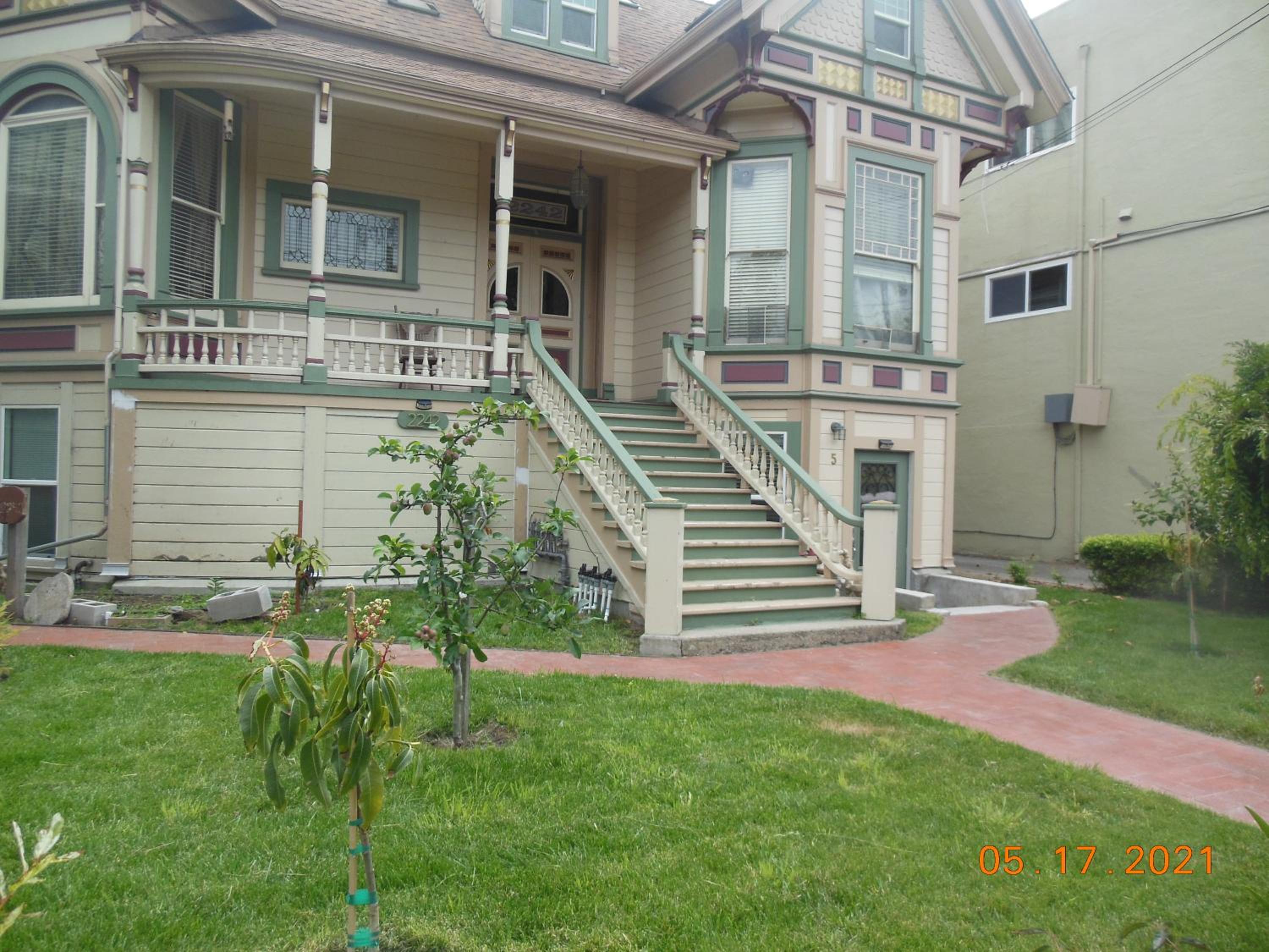 Alameda 2 BR 2 BA Apt, AC, 3 blocks to beach & shopping center & free parking view 3