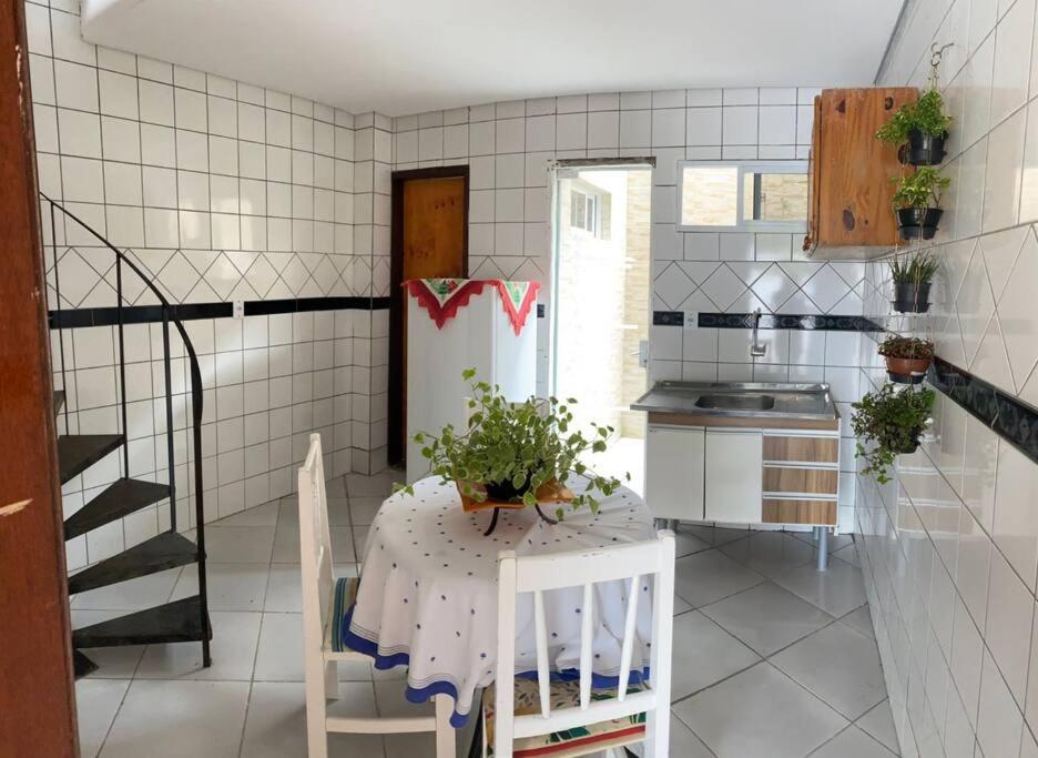 Duplex, ótima localização.