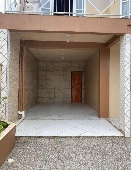 Duplex, ótima localização.
