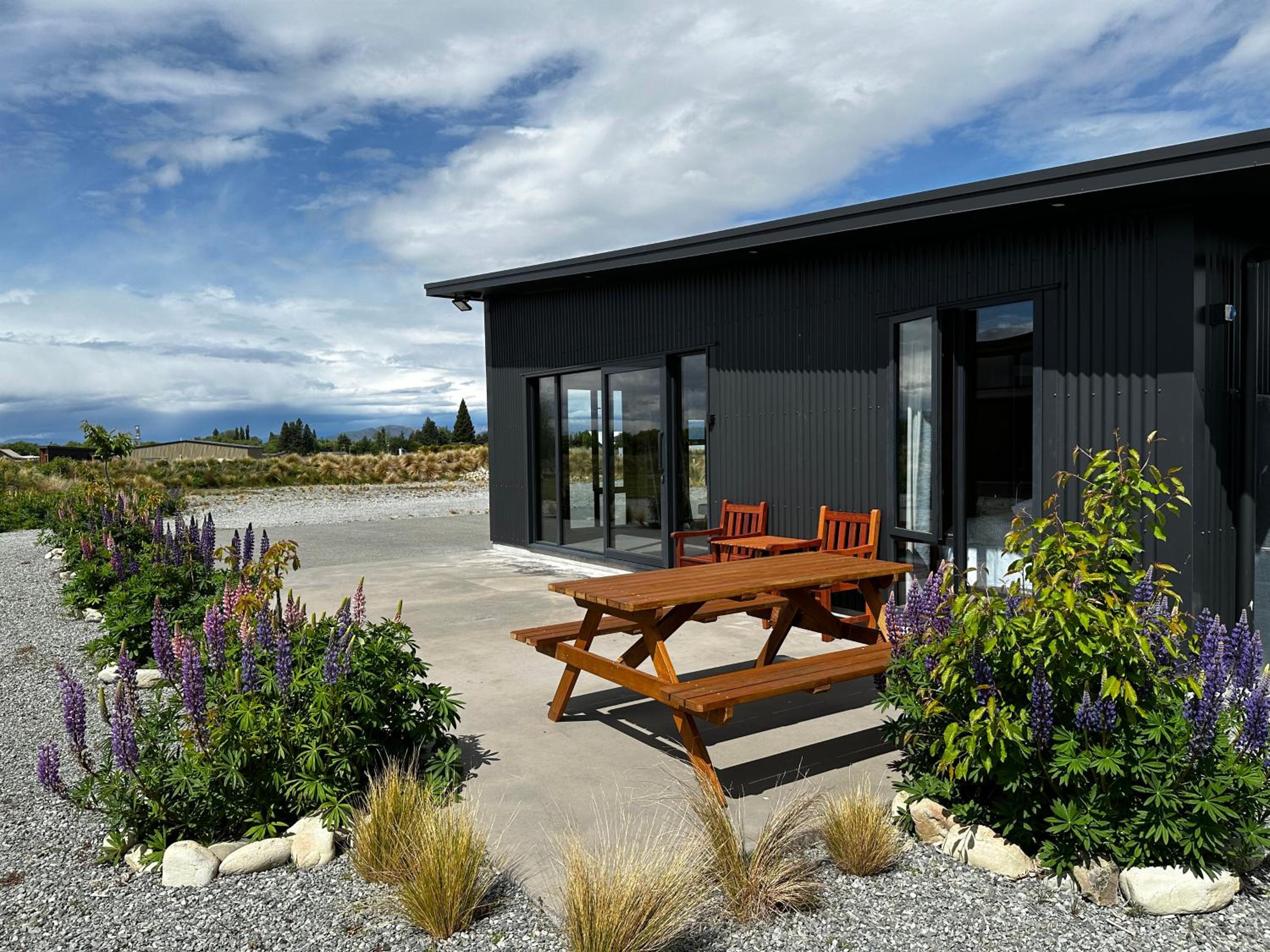 GH Twizel Holiday Cottage view 4