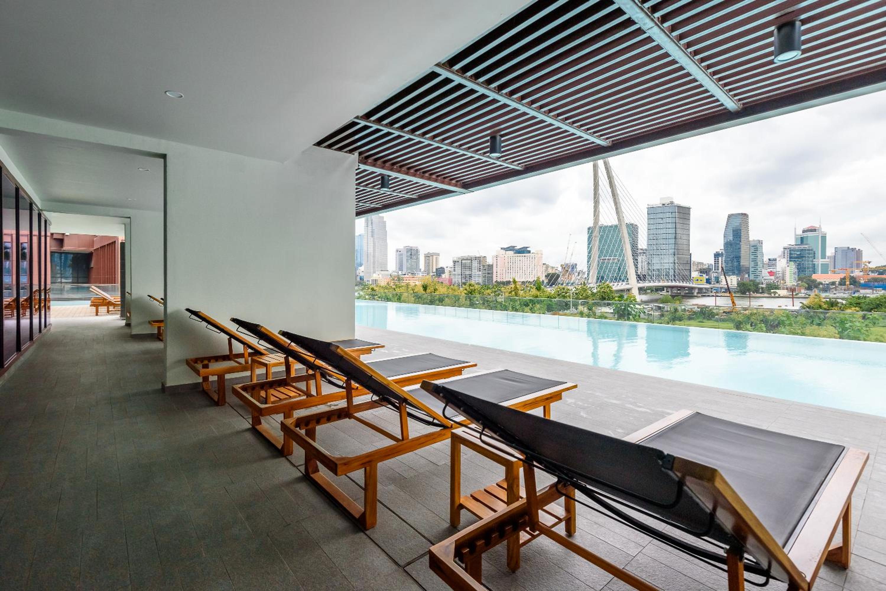 Metropole Saigon Suites
