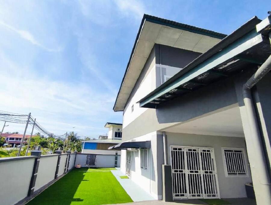 Corner Lot Terrace House Taman Bahagia Batu 7 (2Min to Airport) photo 7