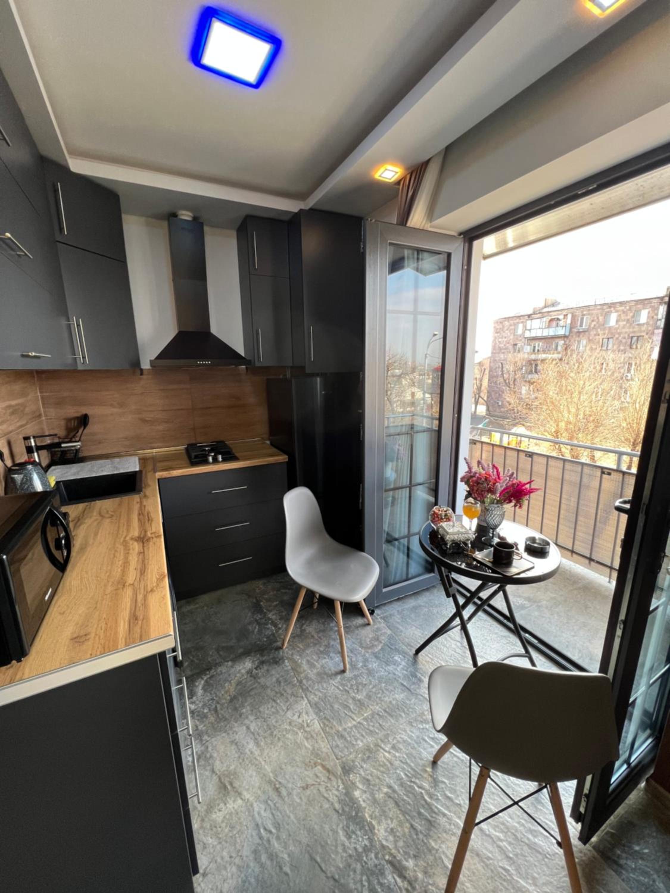 Designed Apartment with French Balcony SELF CHECK IN