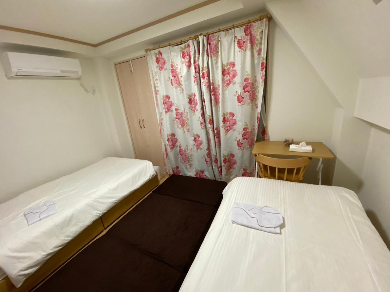 Hotaku House Akihabara #HO1