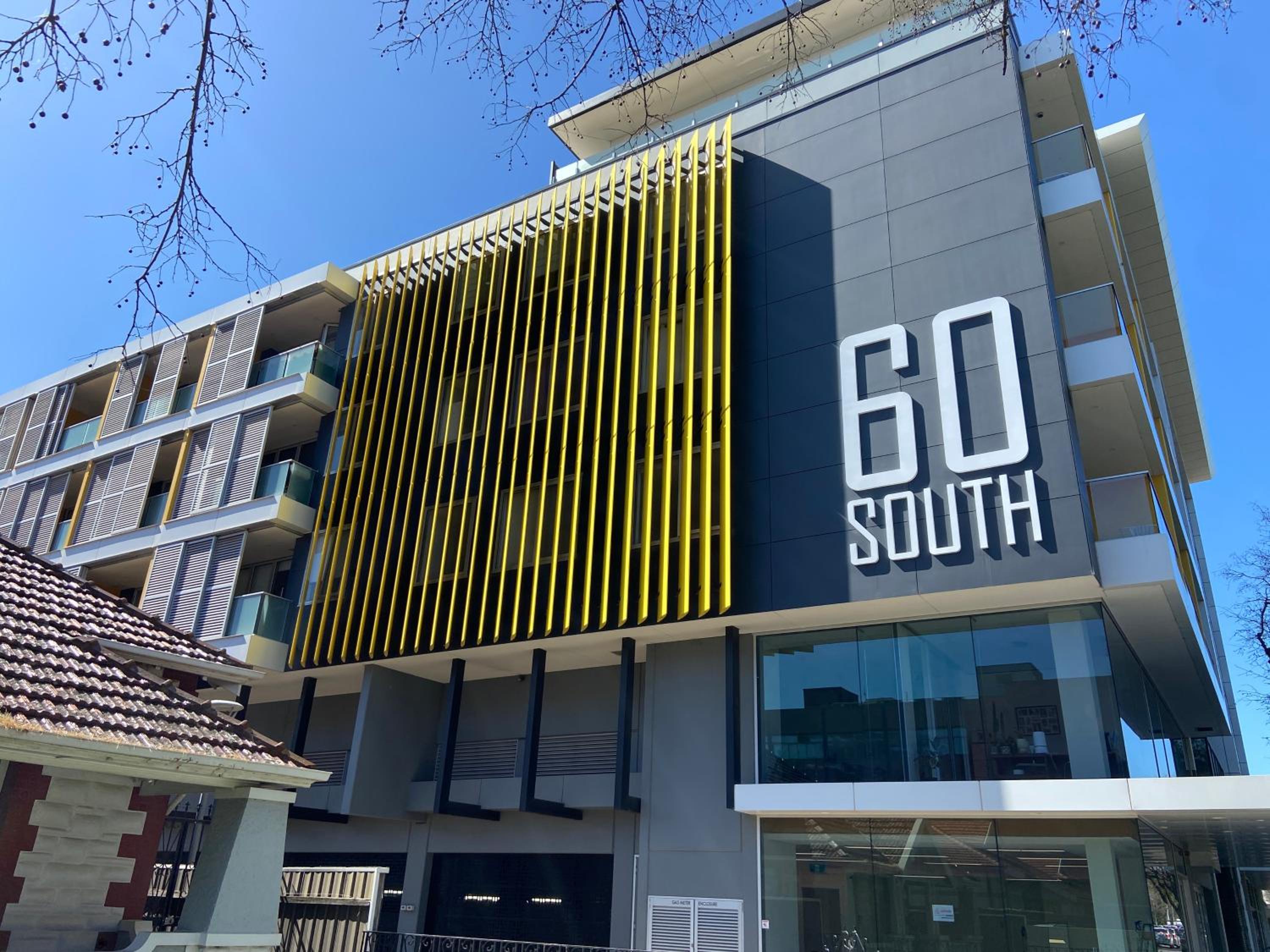 Adelaide CBD Bluebird Apartment