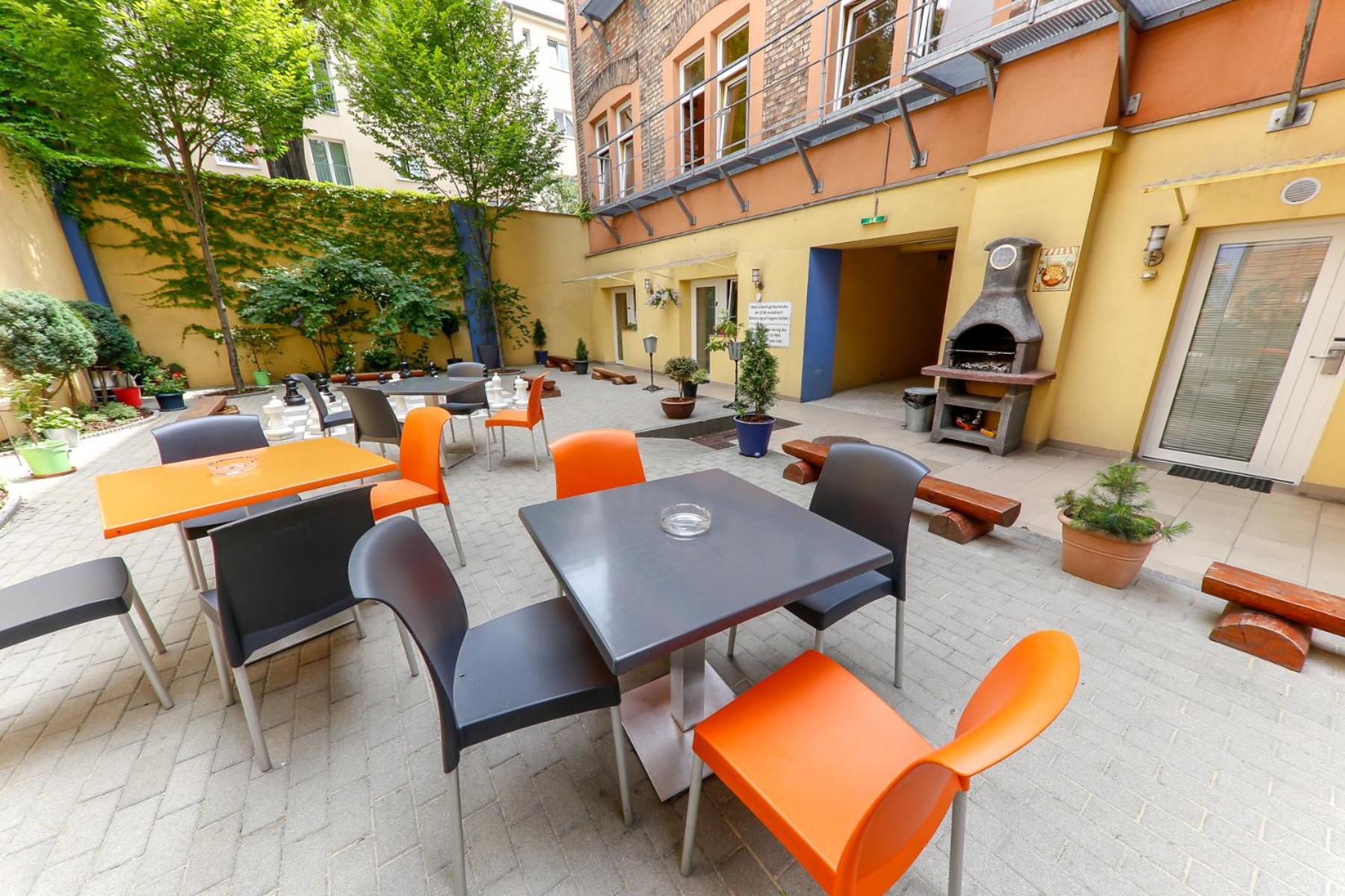 Do Step Inn Home - Hotel & Hostel
