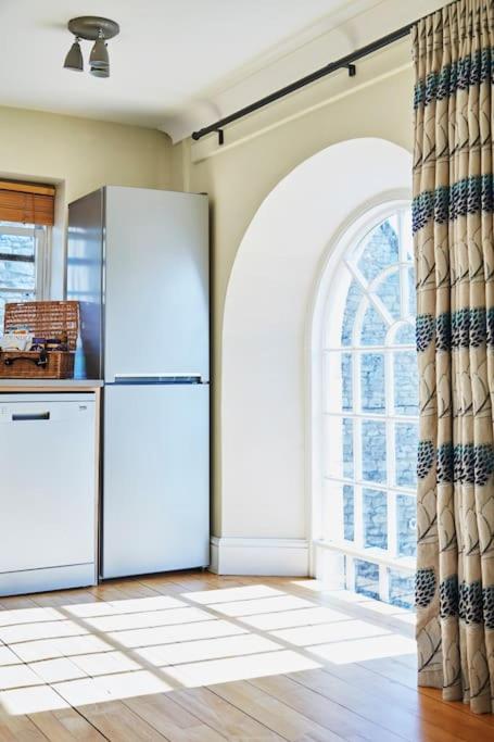Beautiful Stylish 3 Bedroom Converted Chapel Dog Friendly Central