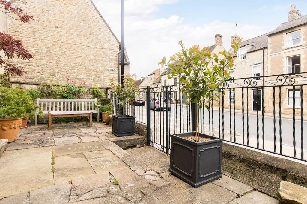 Beautiful Stylish 3 Bedroom Converted Chapel Dog Friendly Central