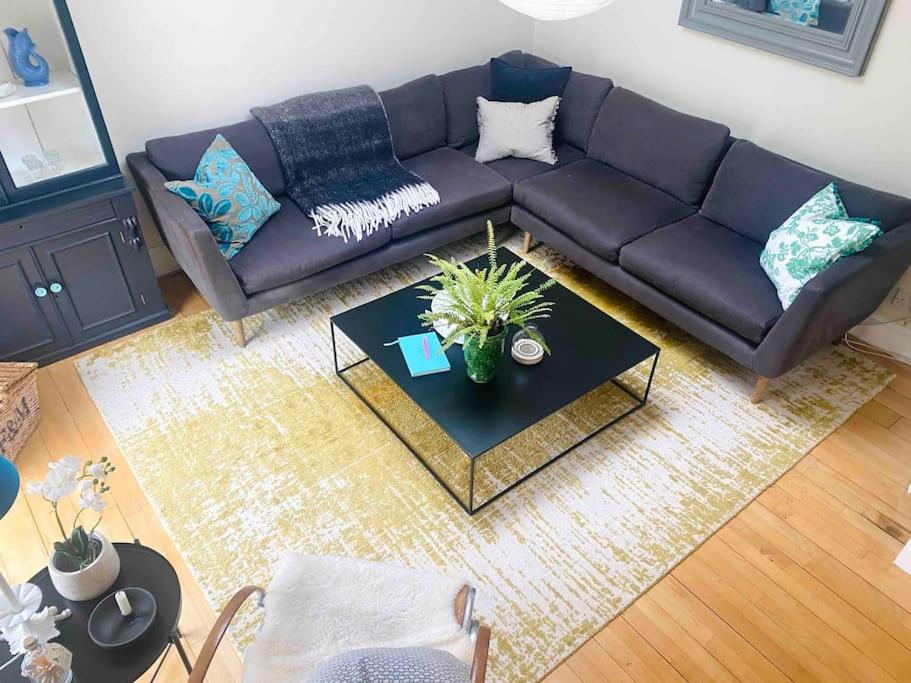 Beautiful Stylish 3 Bedroom Converted Chapel Dog Friendly Central