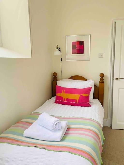 Beautiful Stylish 3 Bedroom Converted Chapel Dog Friendly Central