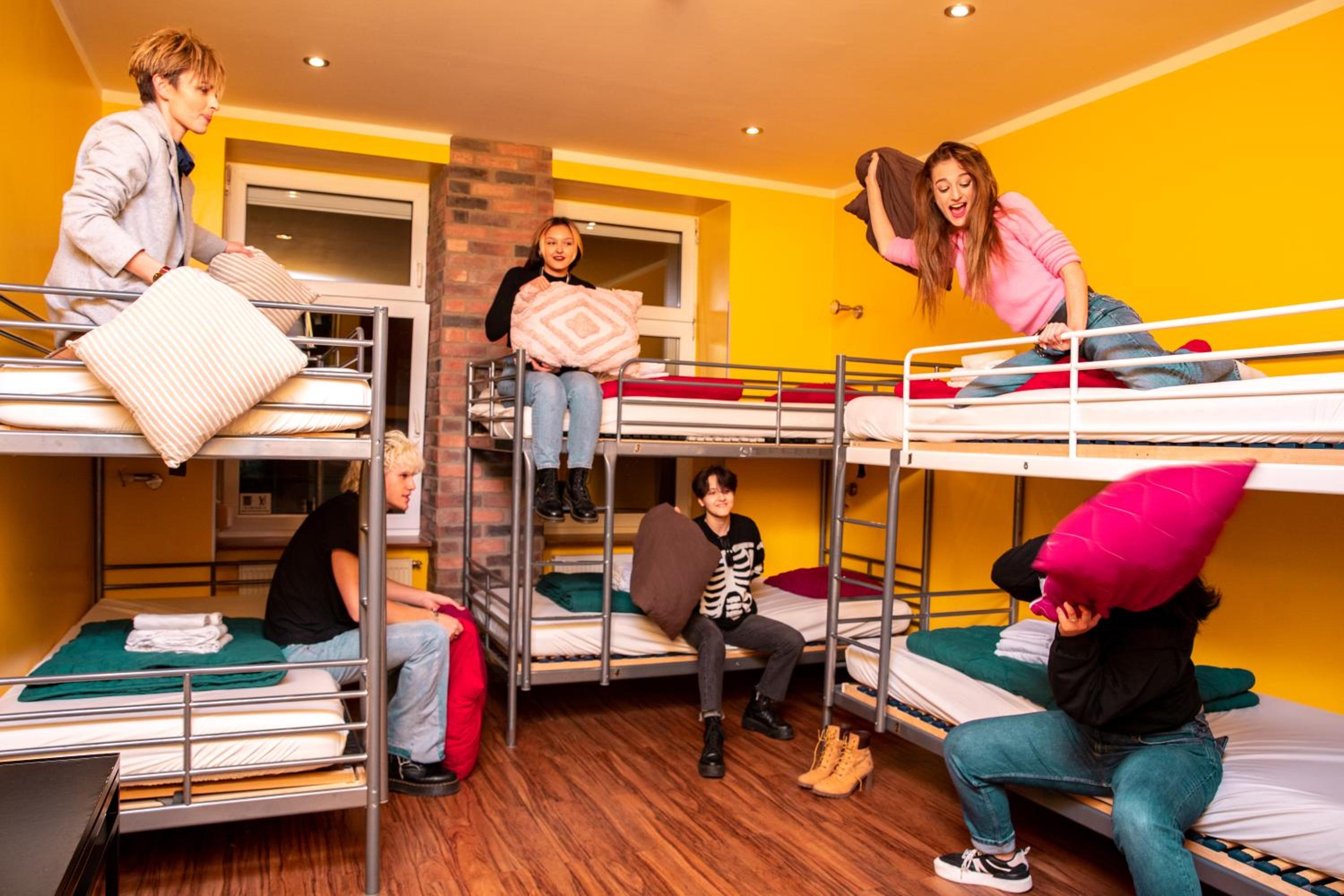 Do Step Inn Home - Hotel & Hostel