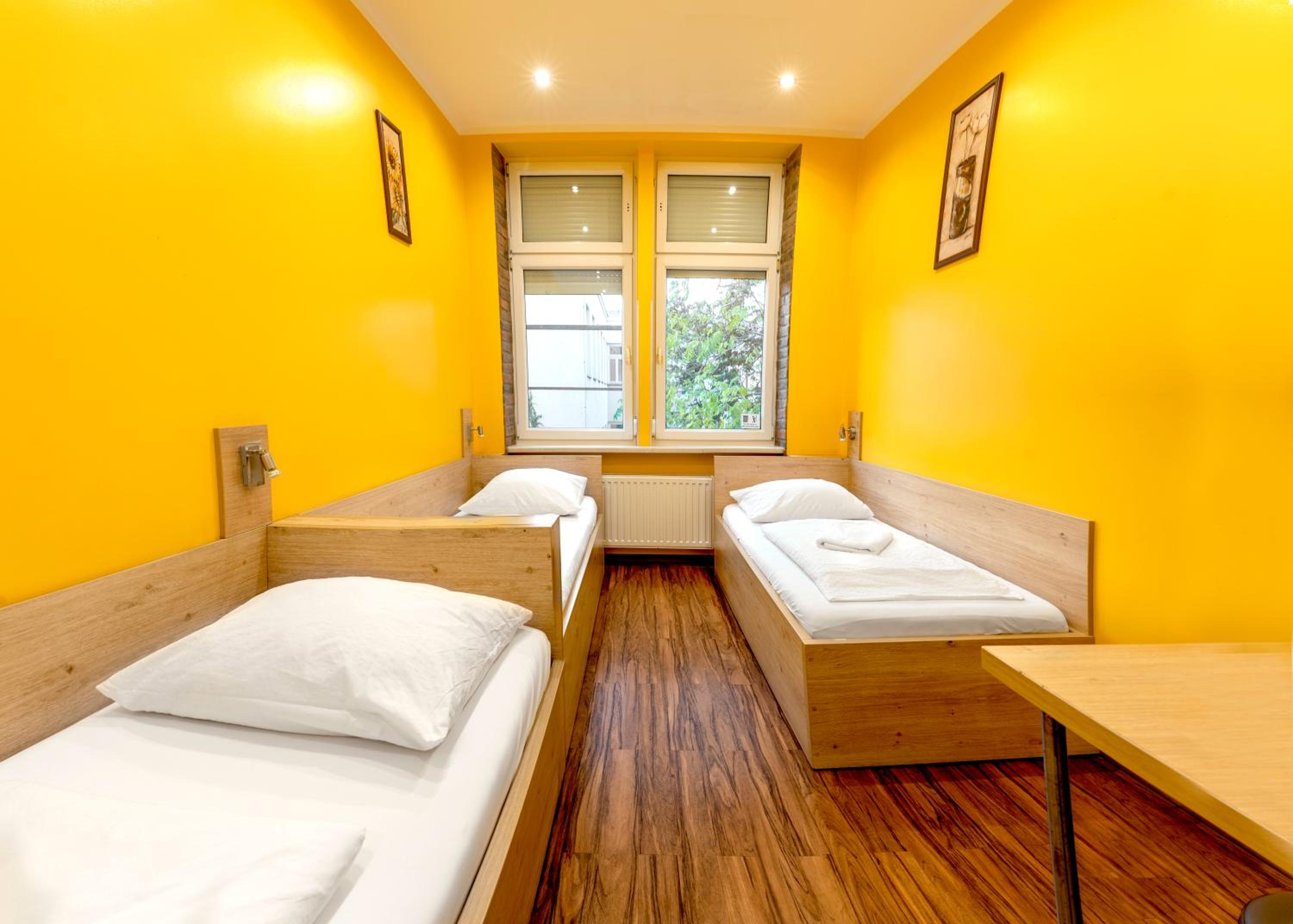 Do Step Inn Home - Hotel & Hostel