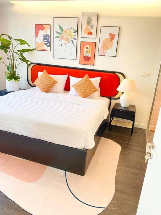 02 bedroom _ ocean view _ sunset town view 3