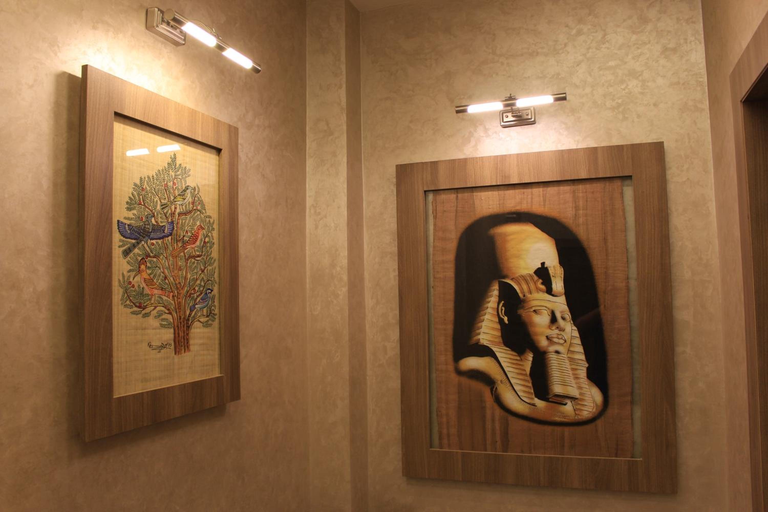 Discover pyramids inn