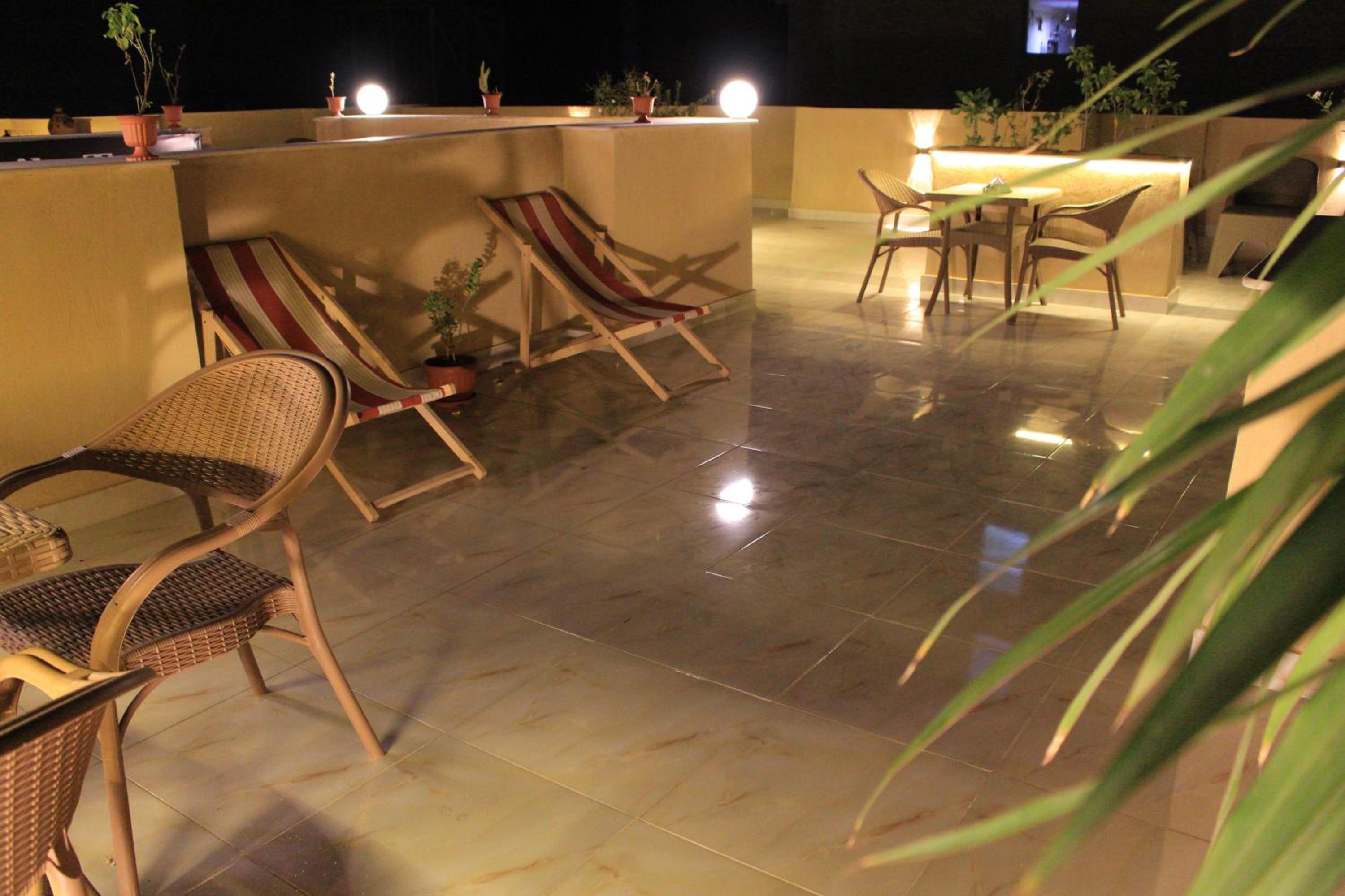 Discover pyramids inn