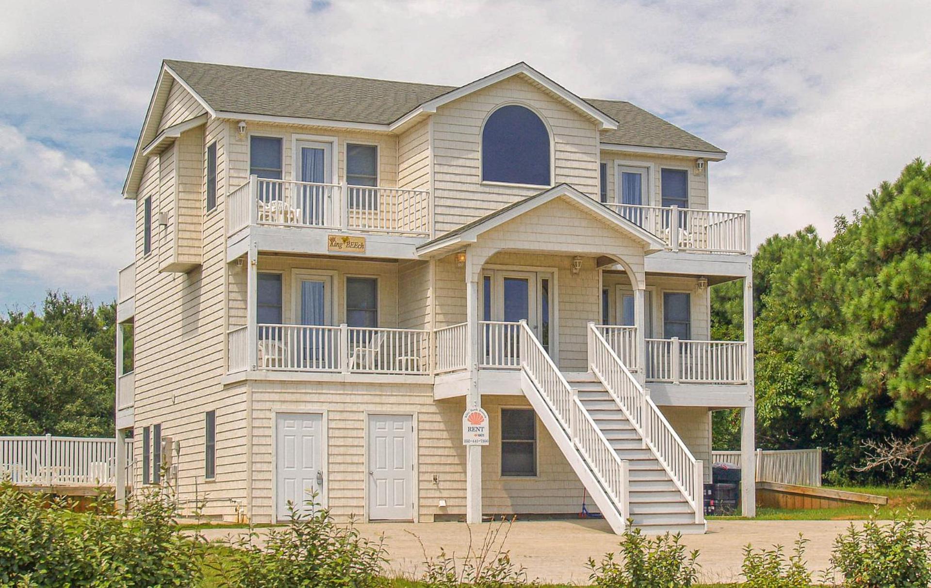 King BEEch - Southern Shores, 300 Yds to Beach, Ocean View, Pool, Hot Hub, Fenced Yard