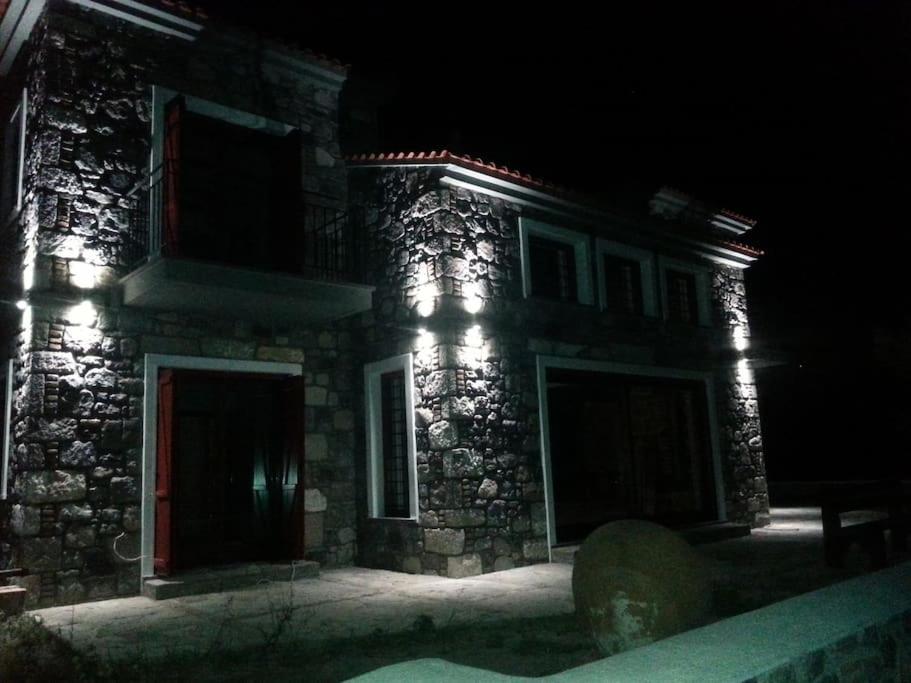 Molivos Castleview Luxury Villa with private parking