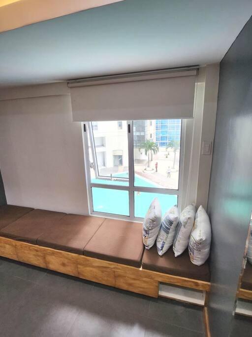 BGC Rustic-Themed Loft w/ Pool View 200MBPS view 4