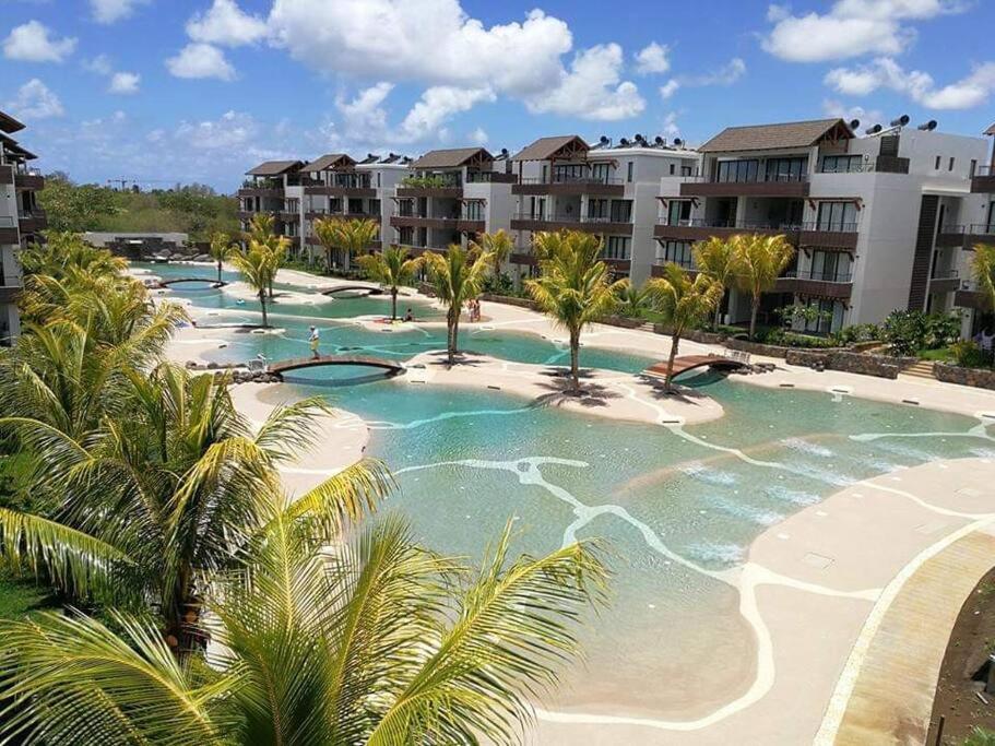 Wonderful Mont Choisy flat, huge lagoon pool view 2