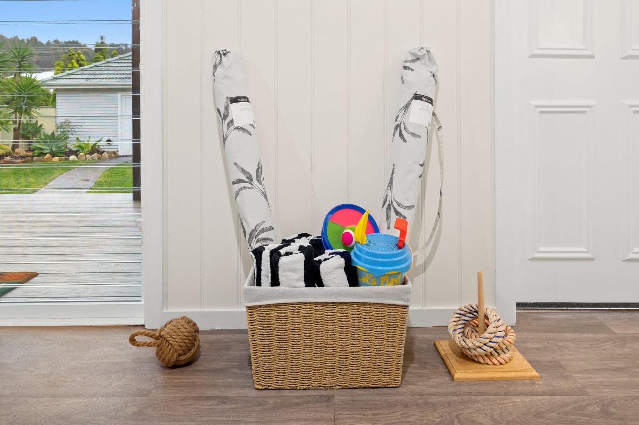 Cute Beach Cottage - Absolute Beach Front