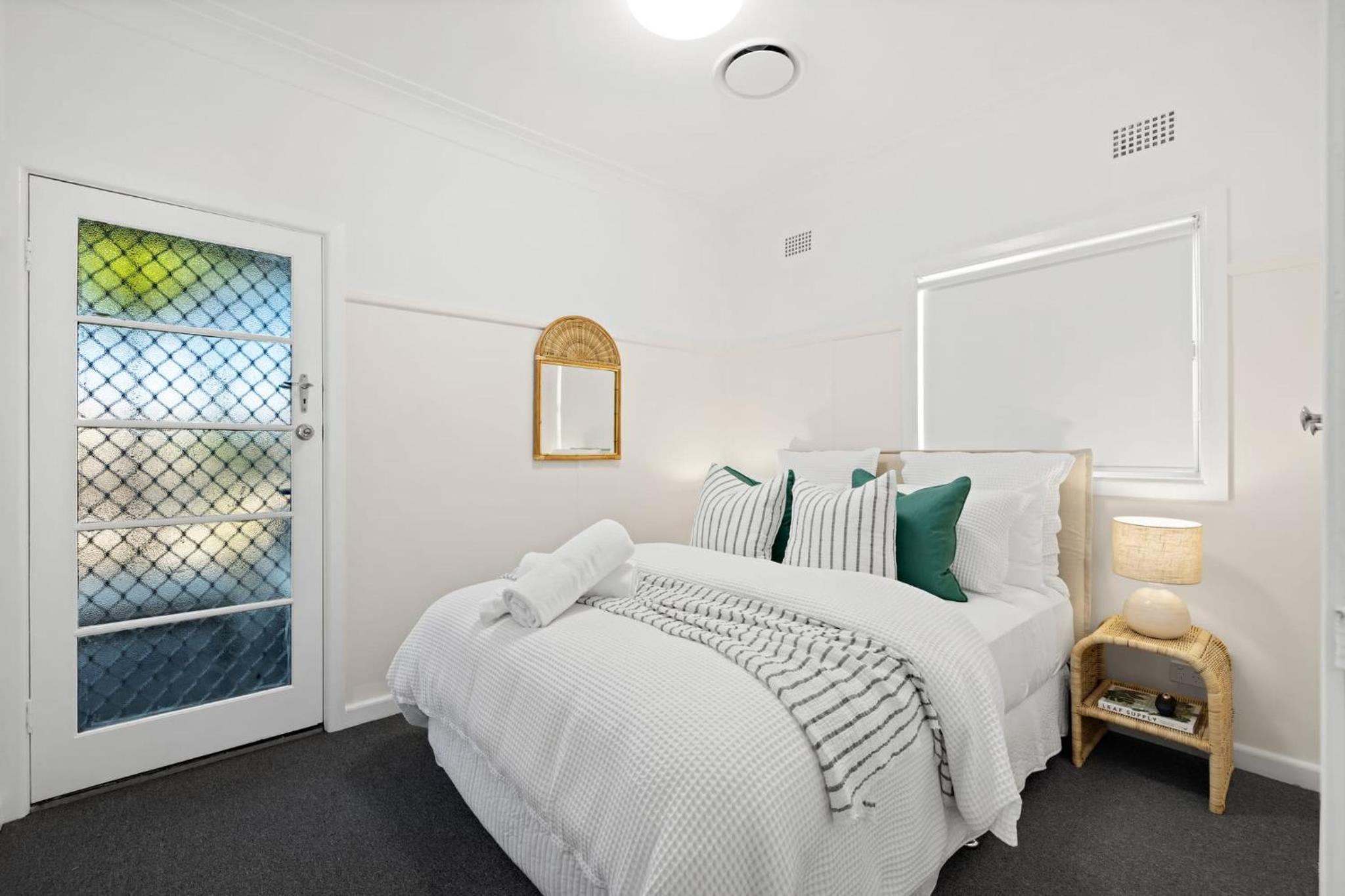 Cute Beach Cottage - Absolute Beach Front
