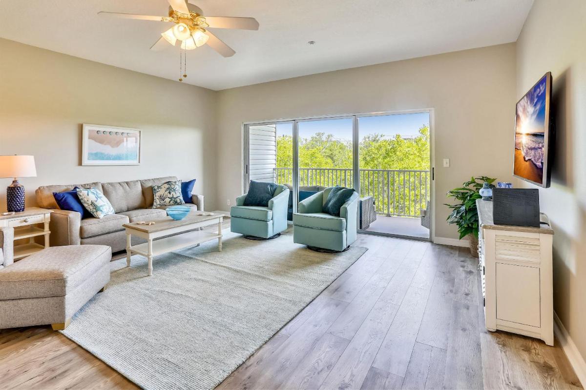 Mariner's Pointe 202 view 2