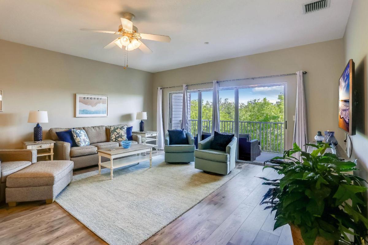 Mariner's Pointe 202 view 3
