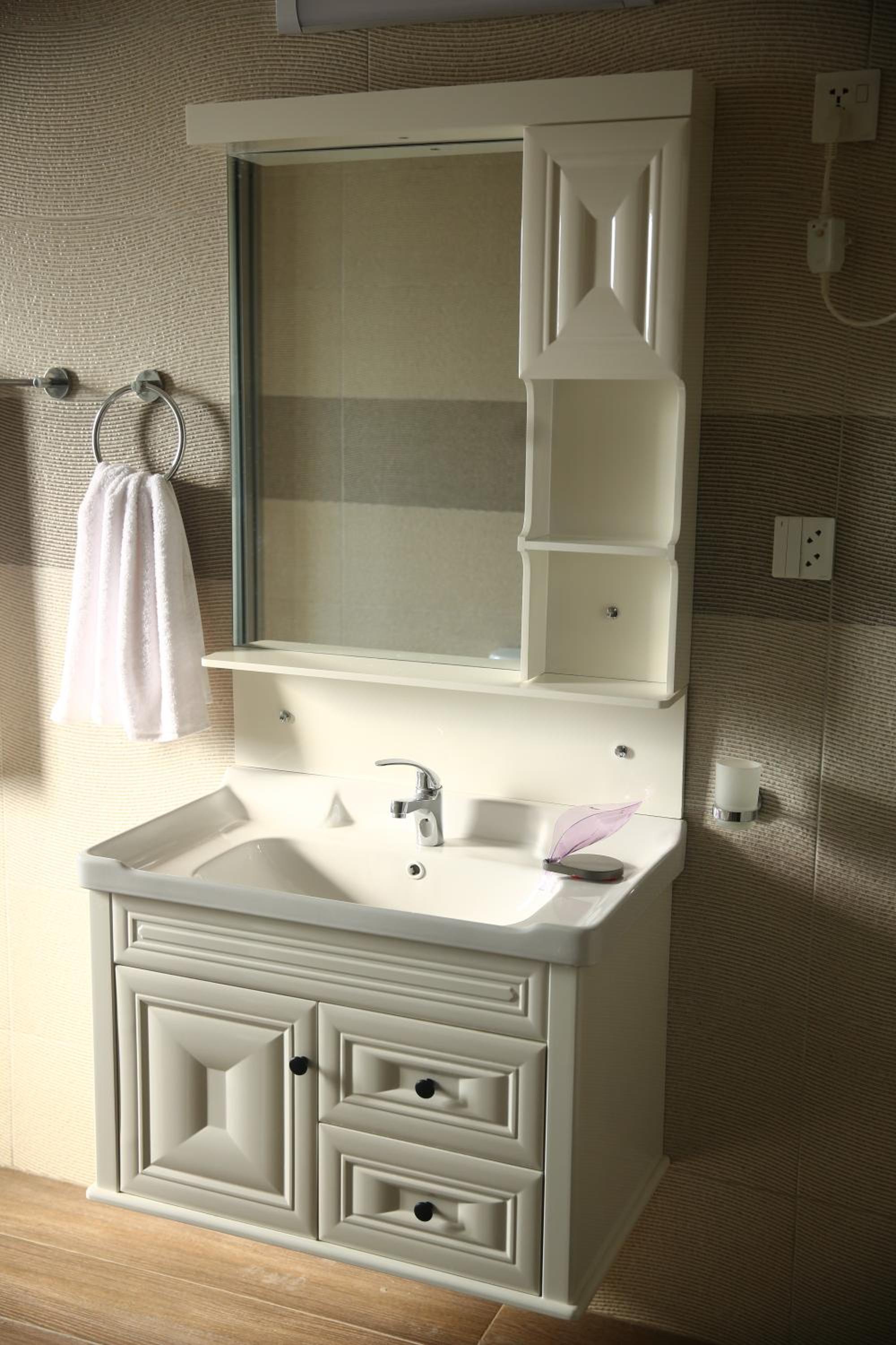 Gulberg Suites