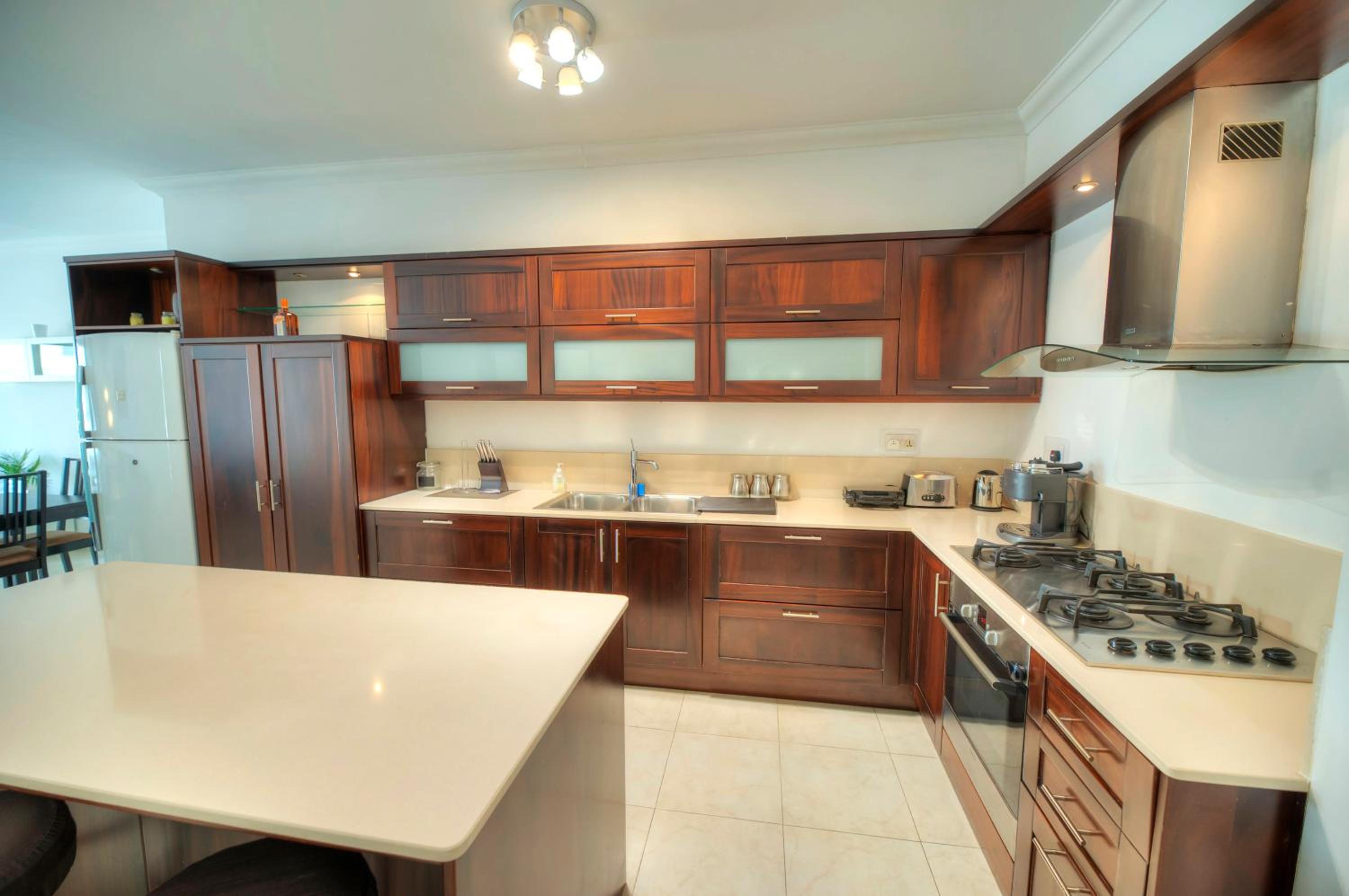 Modern 3BR Stylish & Spacious Apartment - Close to Sliema Promenade view 3