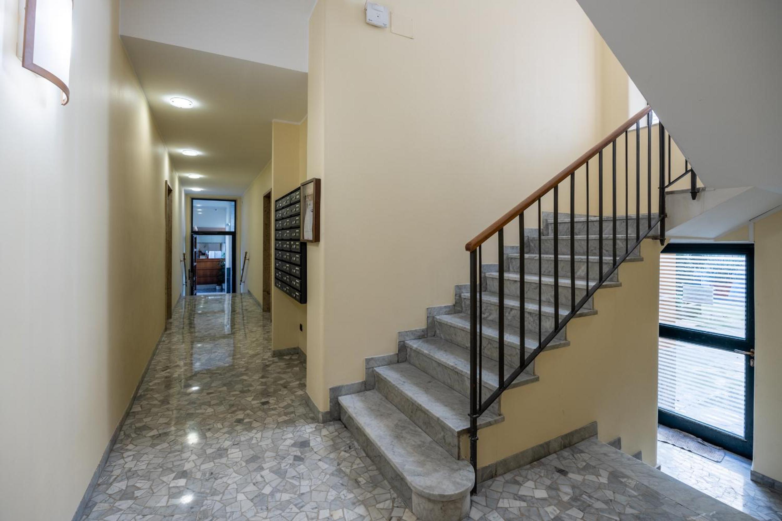 CityLife Apartment- Metro Access - 2 Bedrooms