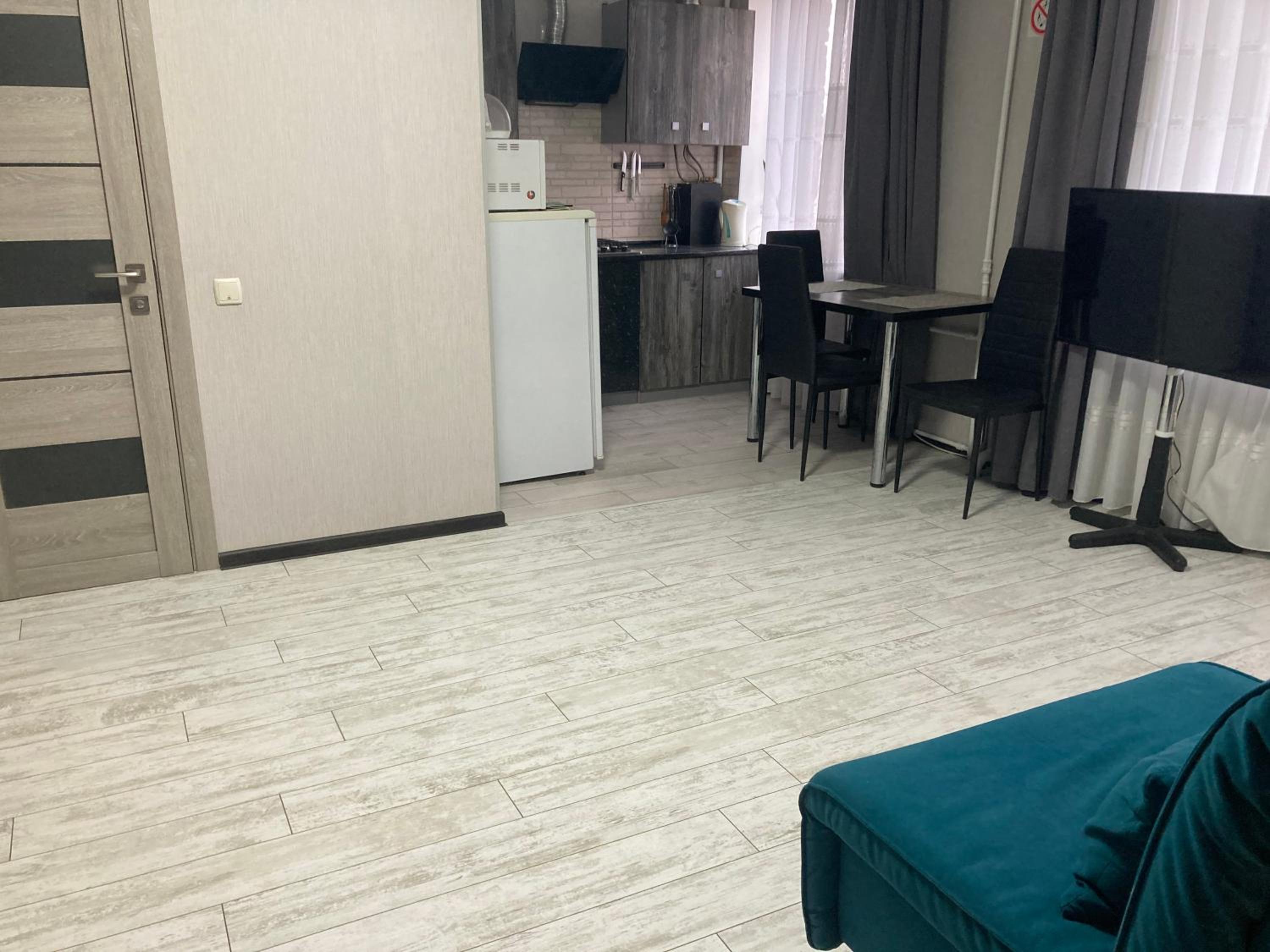 Apartment Artynova 29,світло завжди view 5