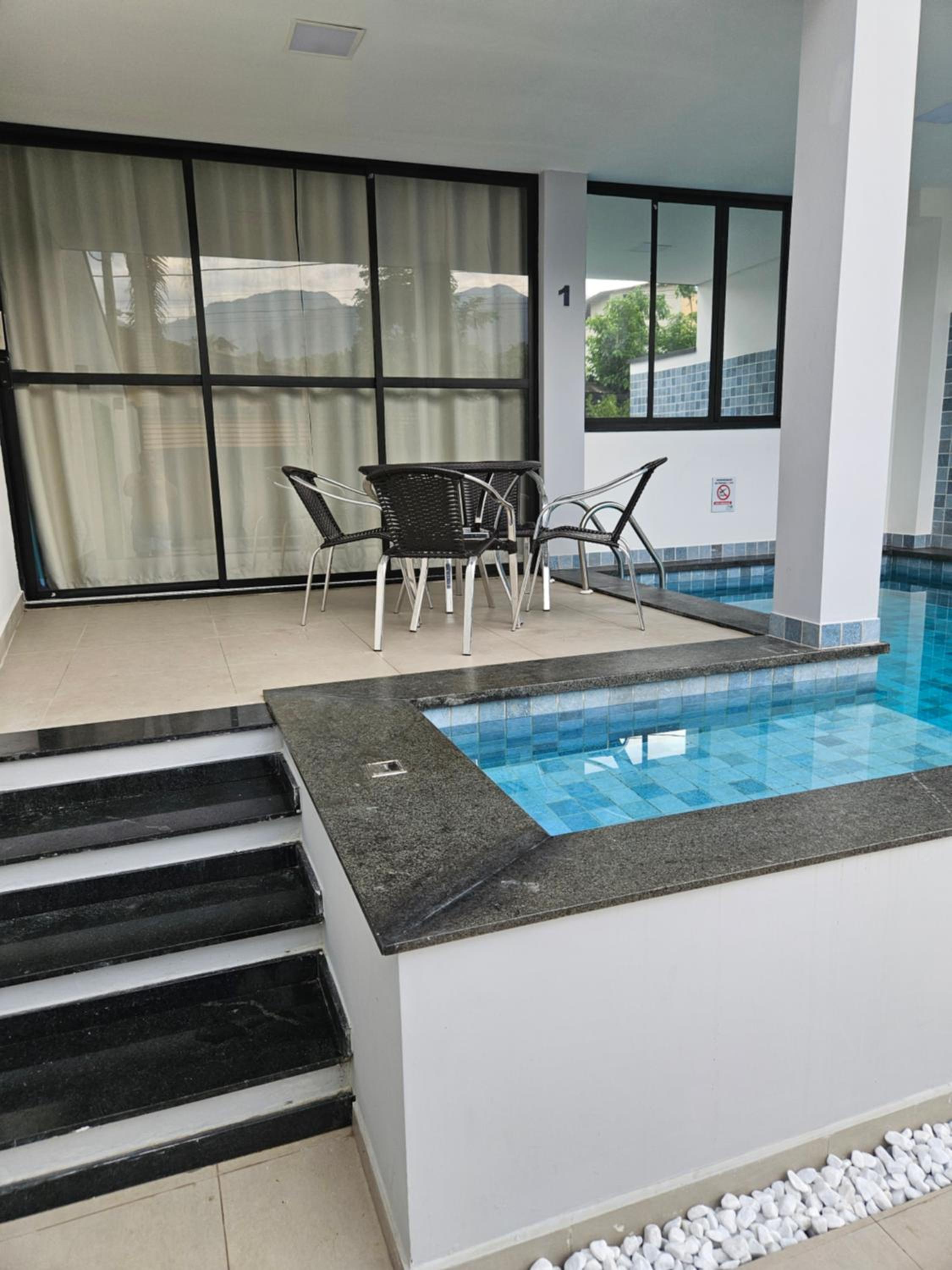 Villa da Serra 2 - Casa com piscinas privativas vidro