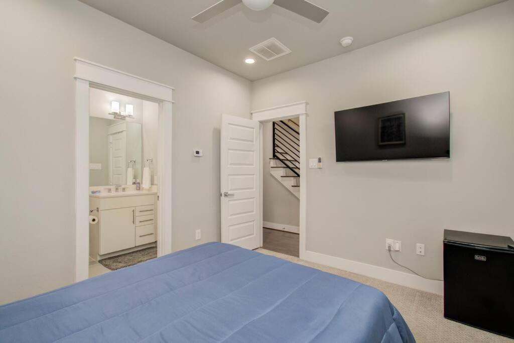 Luxurious Med Cntr/NRG Townhome view 3