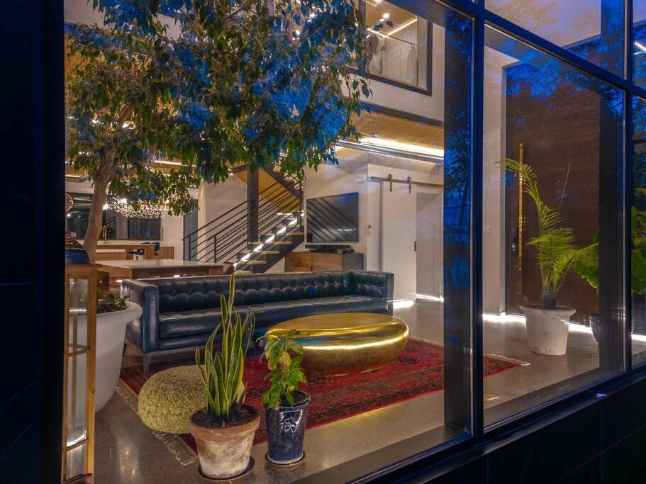 Sunrise View - Spa-Inspired Guestroom, Halifax Rooftop Home