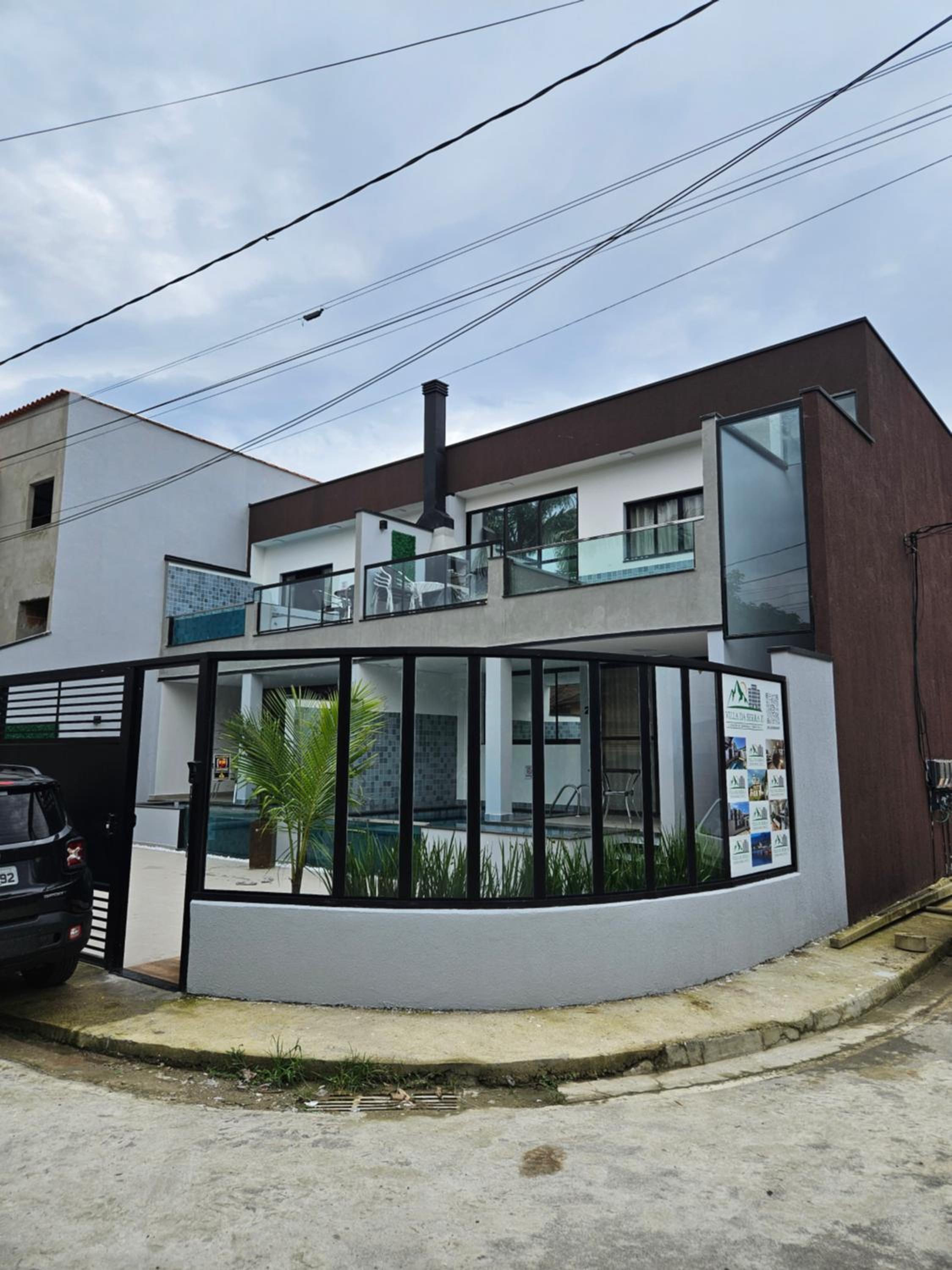 Villa da Serra 2 - Casa com piscinas privativas vidro