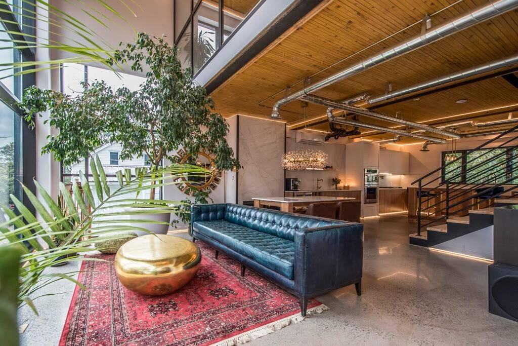 Sunrise View - Spa-Inspired Guestroom, Halifax Rooftop Home