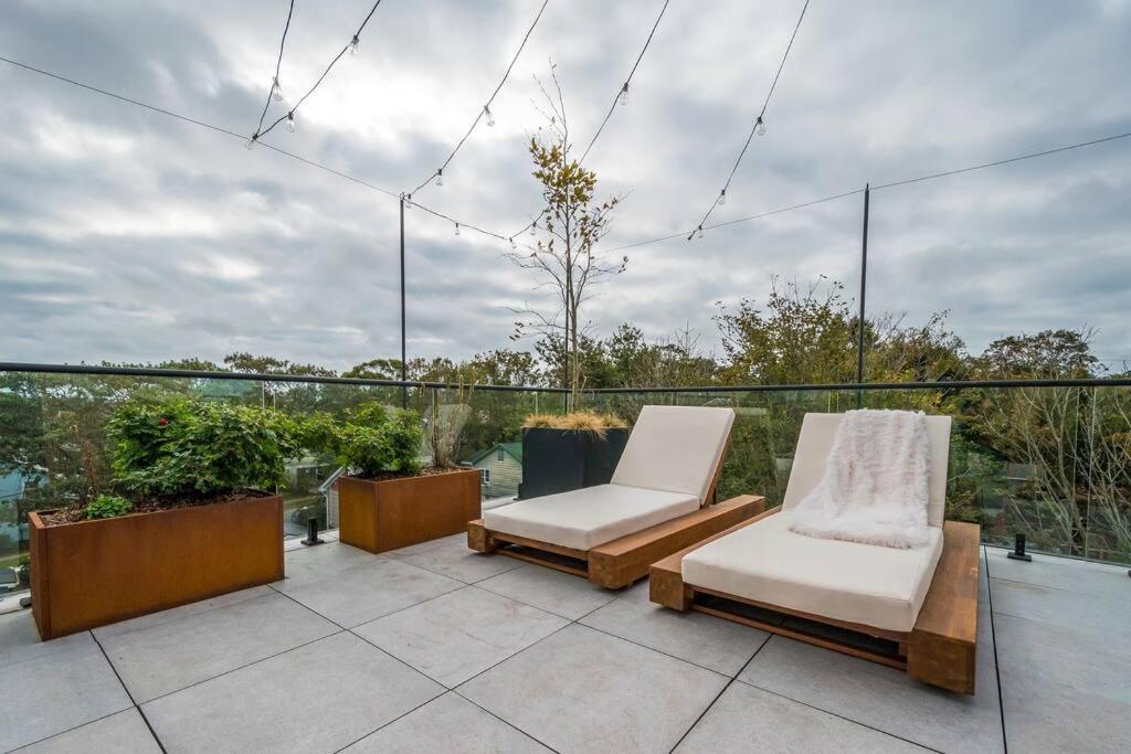 Sunrise View - Spa-Inspired Guestroom, Halifax Rooftop Home