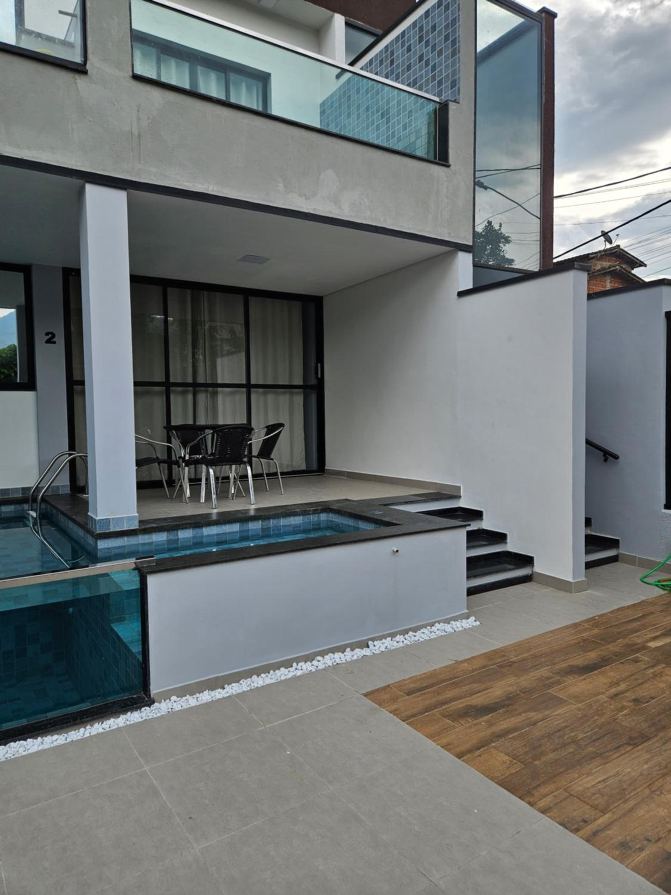 Villa da Serra 2 - Casa com piscinas privativas vidro