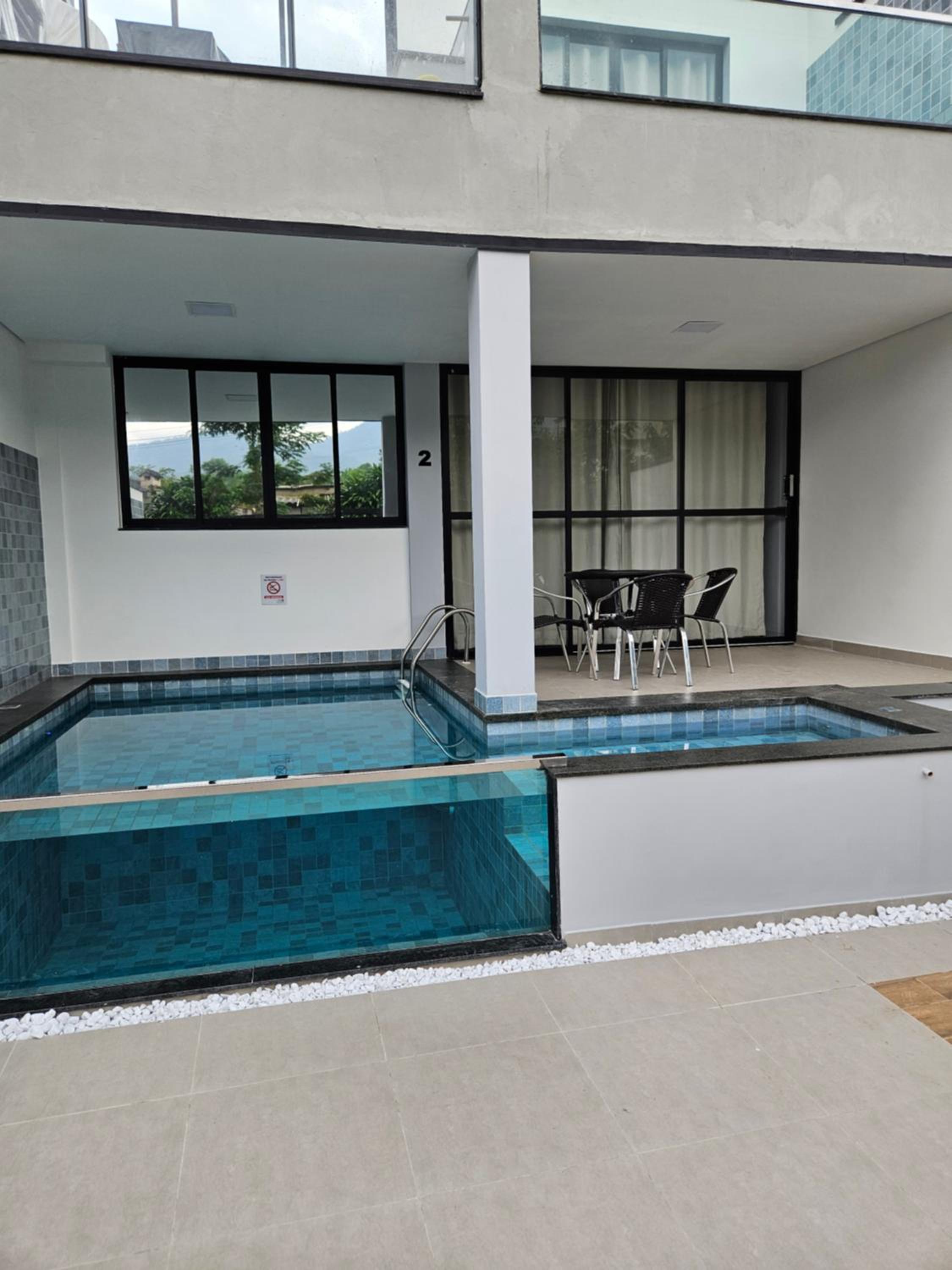 Villa da Serra 2 - Casa com piscinas privativas vidro