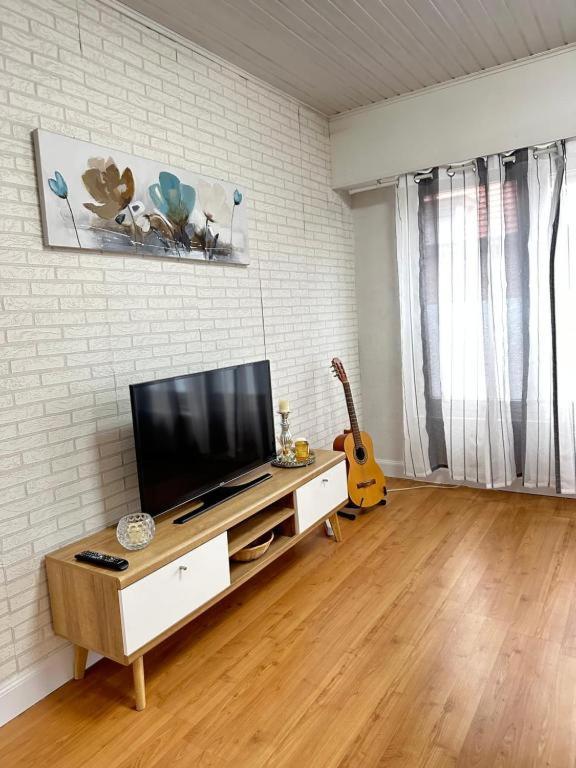 Big Sunset 2 Bedroom House with a Garden