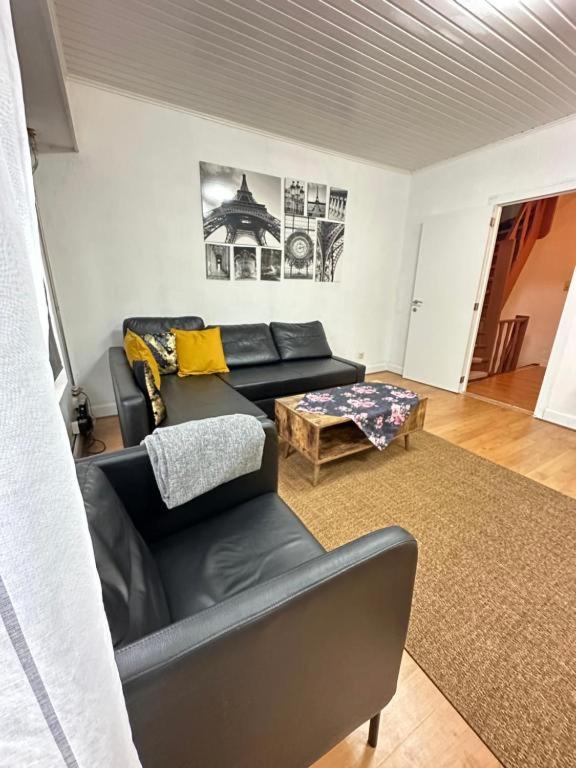 Big Sunset 2 Bedroom House with a Garden