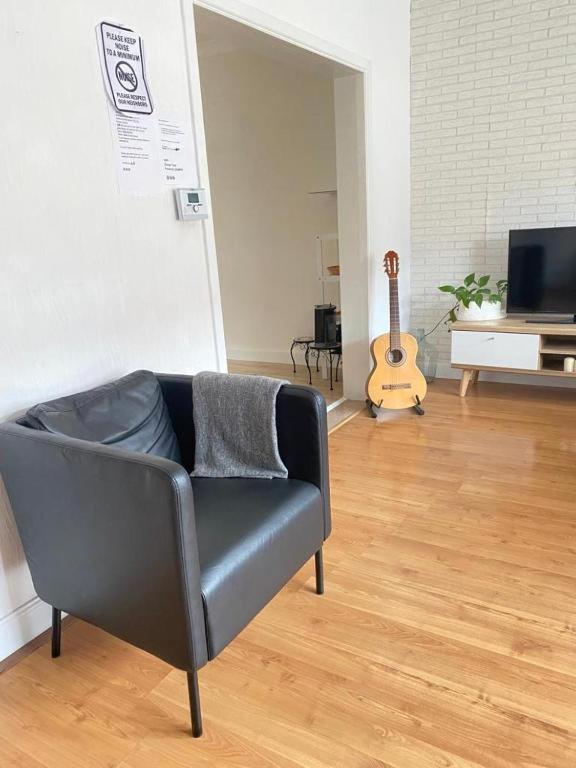 Big Sunset 2 Bedroom House with a Garden