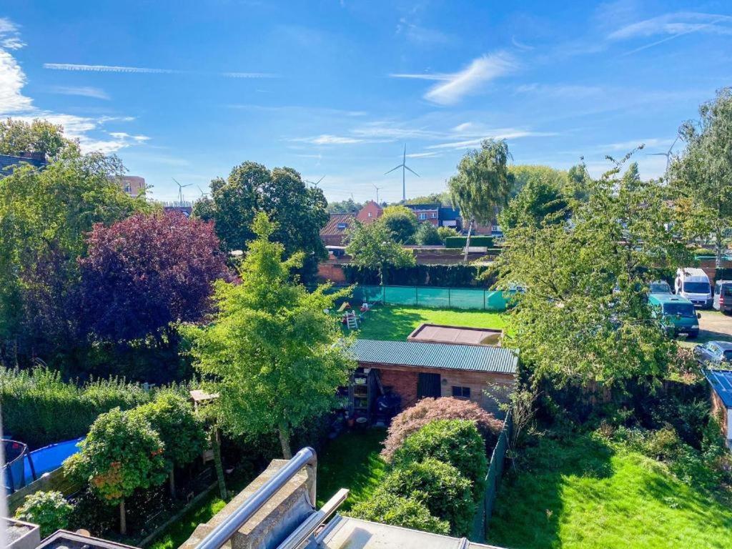 Big Sunset 2 Bedroom House with a Garden