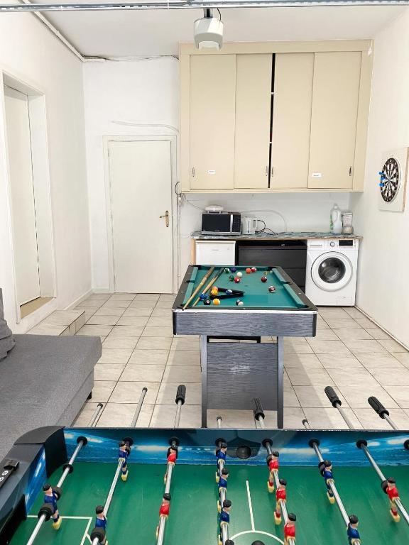Big Sunset 2 Bedroom House with a Garden