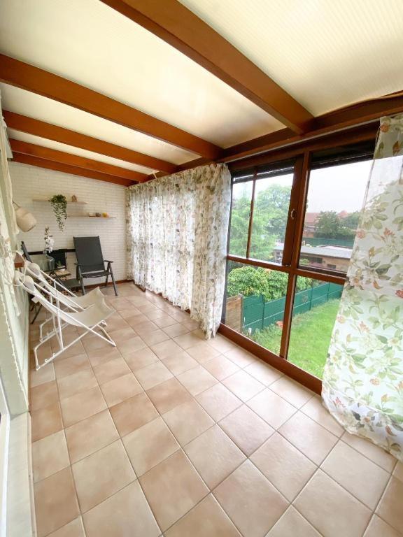 Big Sunset 2 Bedroom House with a Garden