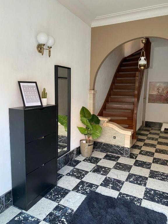 Big Sunset 2 Bedroom House with a Garden